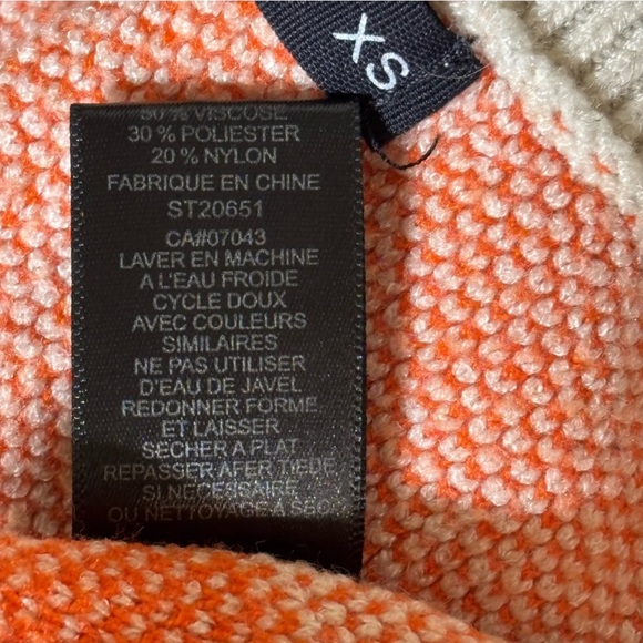 Moon & Madison cropped oranges pattern sweater, ladies XS - Picture 8 of 9